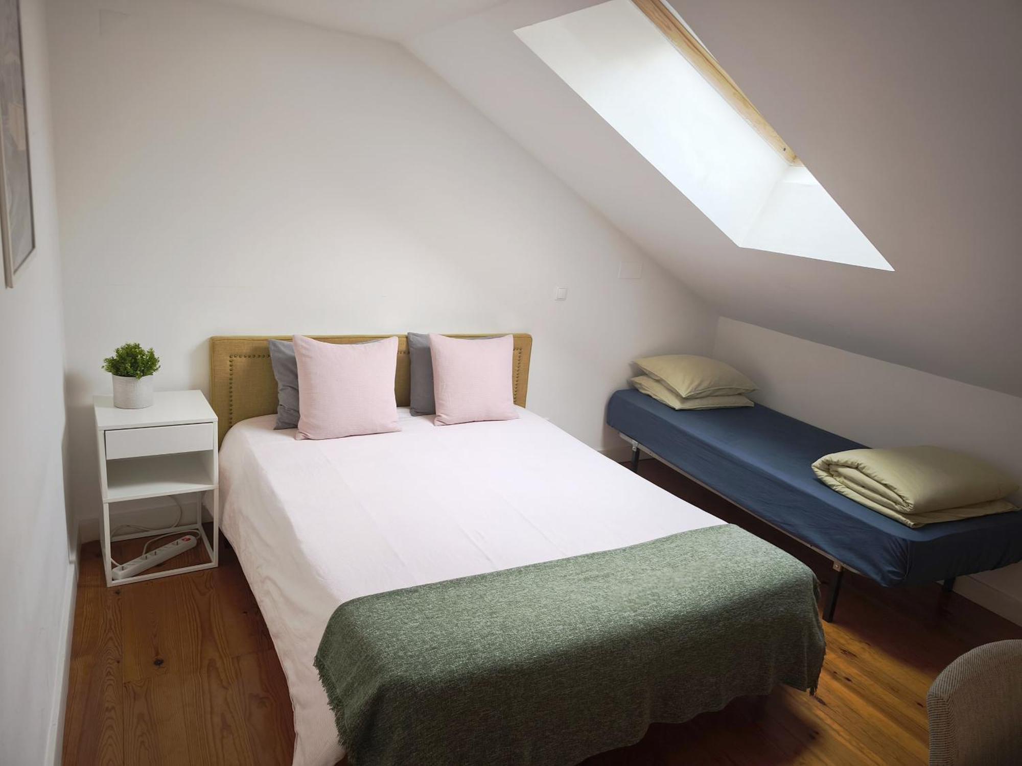 Bedrooms In Lisbon's Bairro Alto In Shared *
