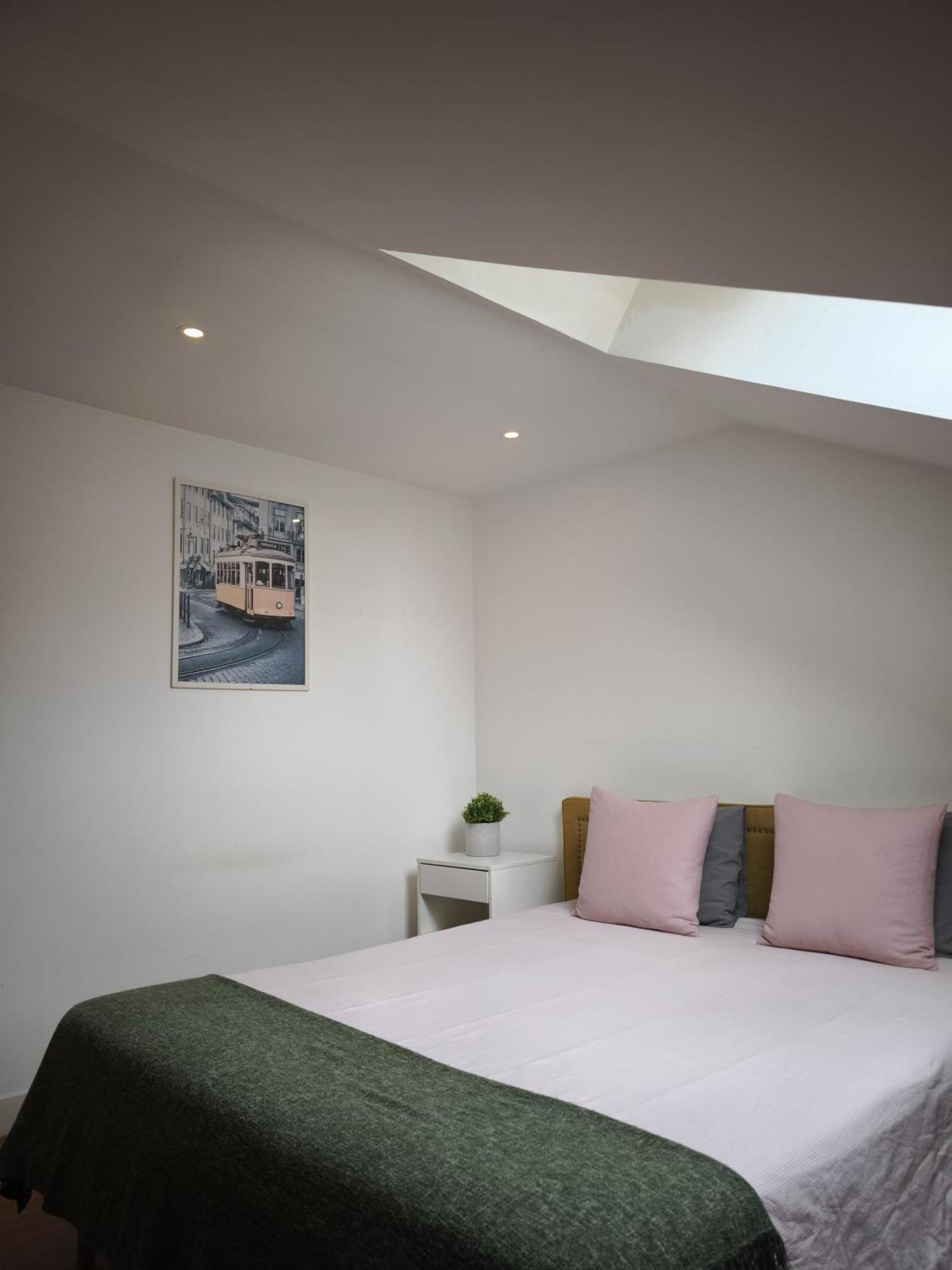 Bedrooms In Lisbon's Bairro Alto In Shared Lisbon