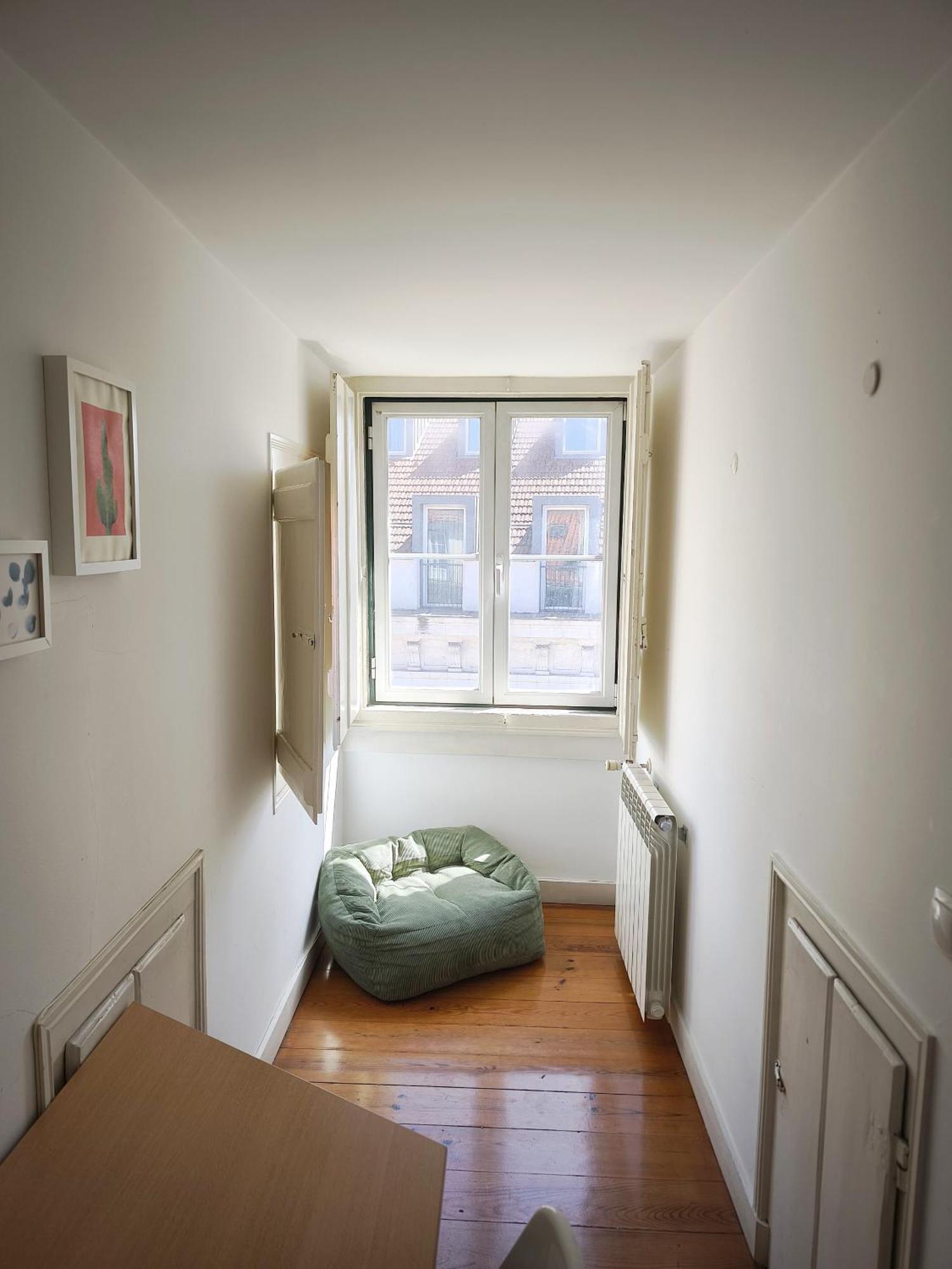 Bedrooms In Lisbon's Bairro Alto In Shared Homestay