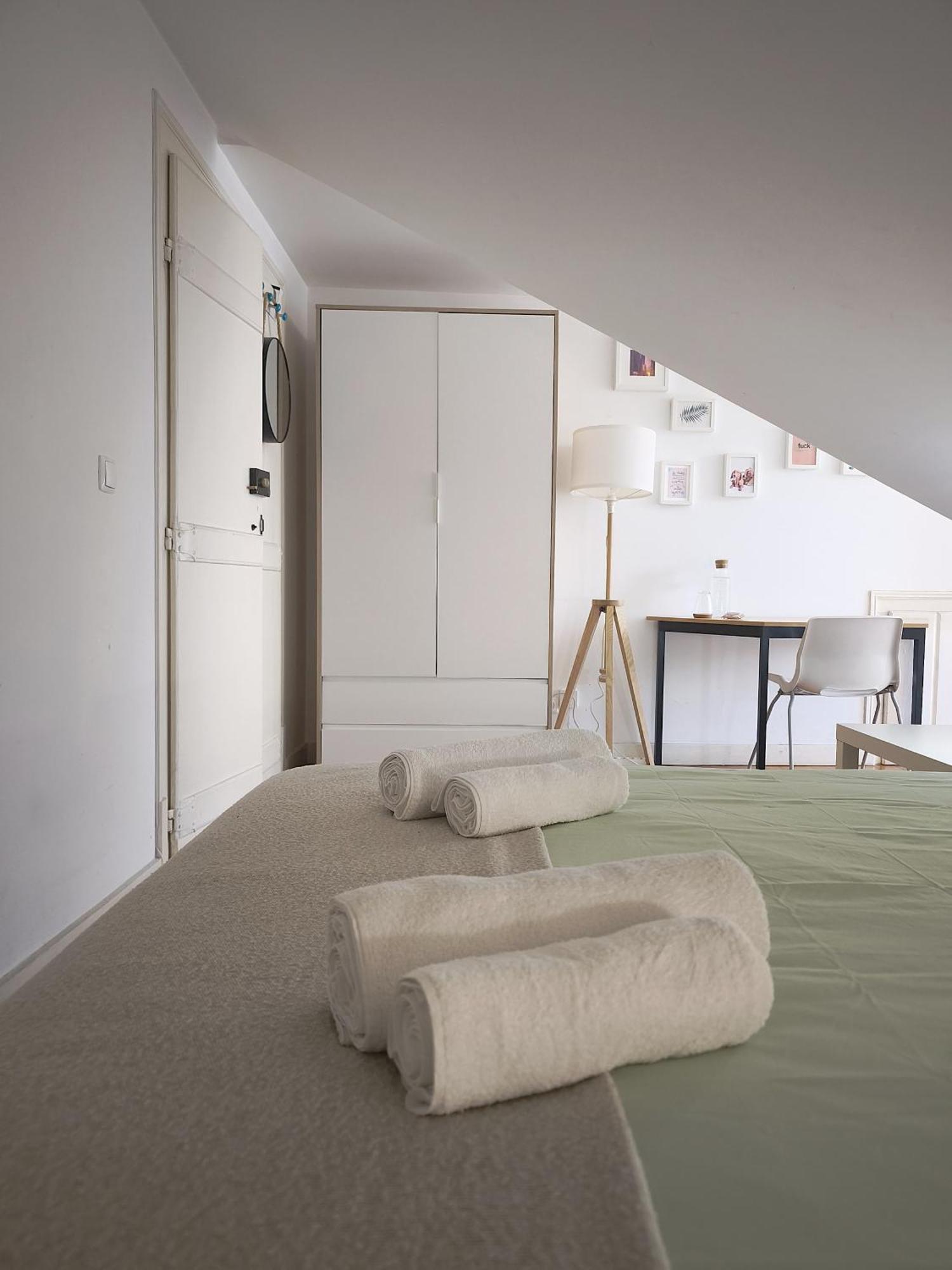 Bedrooms In Lisbon's Bairro Alto In Shared * Lisbon