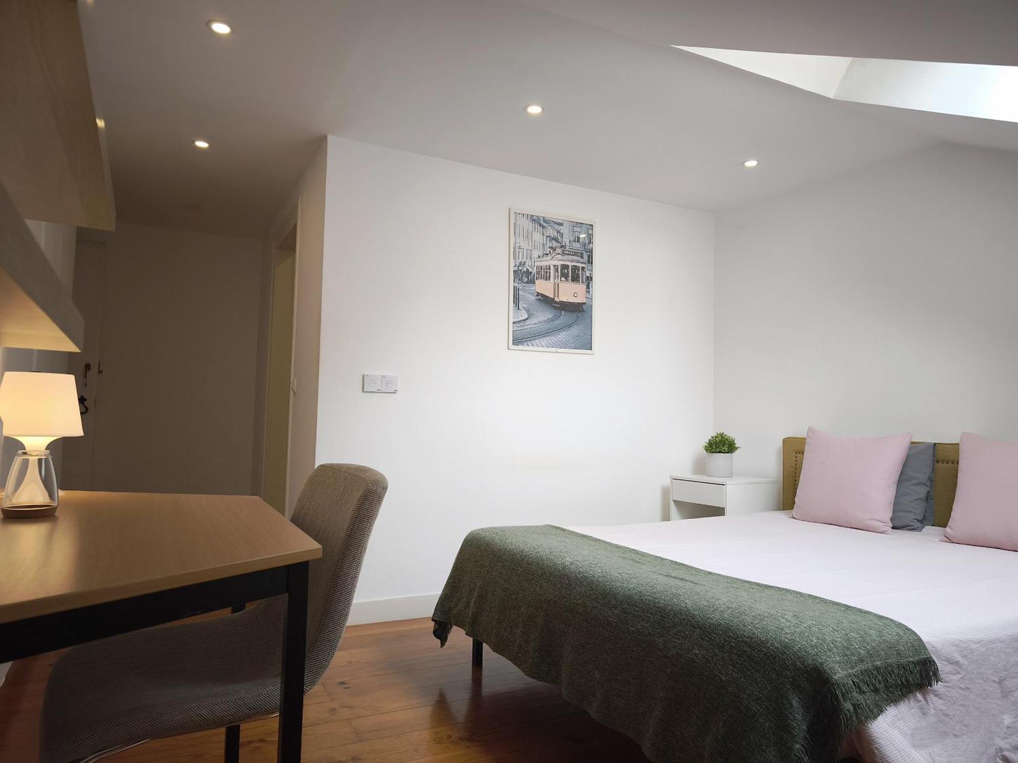 Bedrooms In Lisbon's Bairro Alto In Shared Homestay